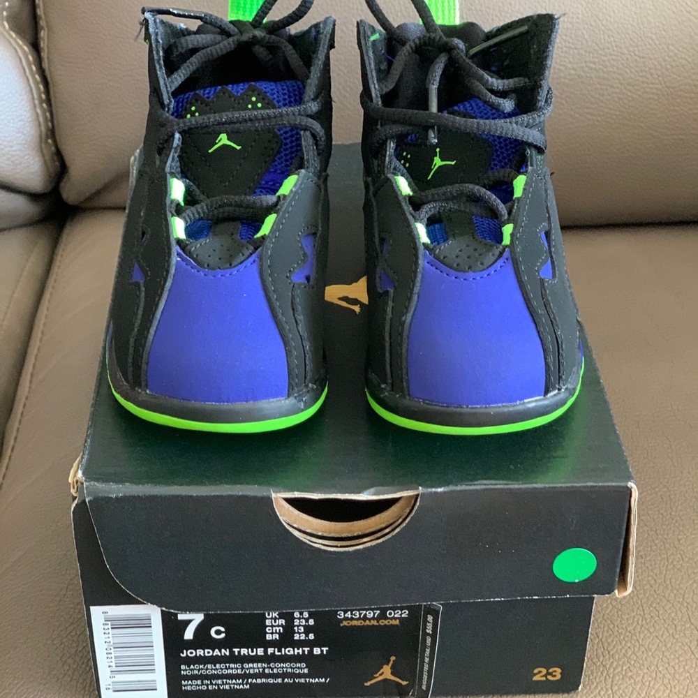 Jordan True Flights